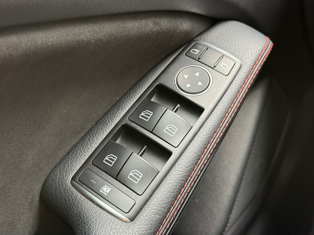 Mercedes-Benz A-Klasse 180 Prestige AMG l Xenon l Navi l Cruise l Airco l In Zeer Goede Staat l 54842360-19.jpg | Zwaard Auto's