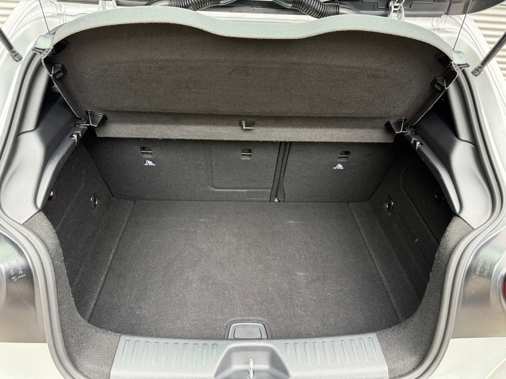 Mercedes-Benz A-Klasse 180 Prestige AMG l Xenon l Navi l Cruise l Airco l In Zeer Goede Staat l 54842360-21.jpg | Zwaard Auto's